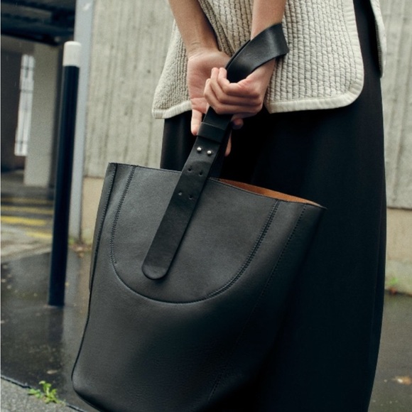 Zara Handbags - Zara Elegant Black Tote Bag